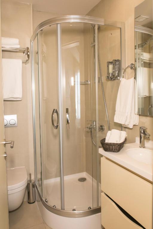 Elm Suite Hotel - image 7