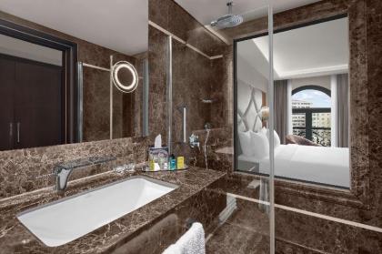 DoubleTree by Hilton Istanbul Esentepe - image 4