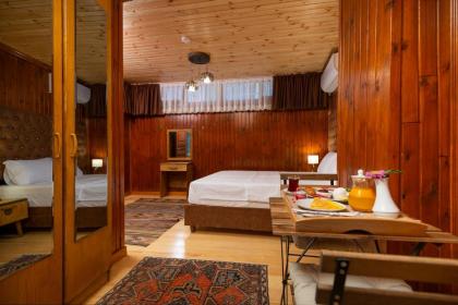 Wonder Wood Hotel - image 11