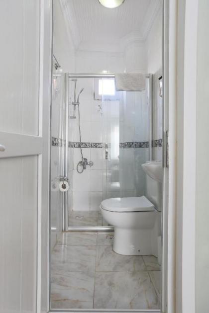 Sofia Corner Hotel - image 6