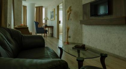 Euro Plaza Hotel - image 23