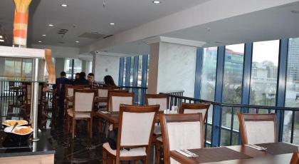 Euro Plaza Hotel - image 26