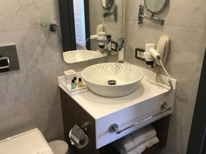 Old Port Hotel Suit - image 20