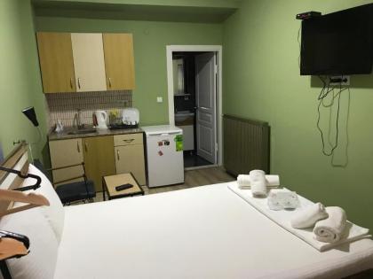 yolohostel - image 12