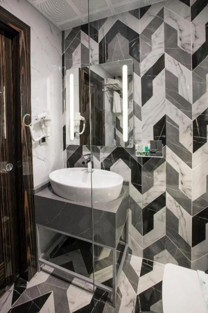 Euro Design Hotel - image 12