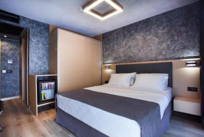 Red Stone Hotel - image 13