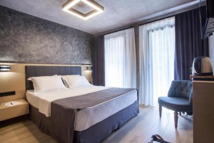 Red Stone Hotel - image 2