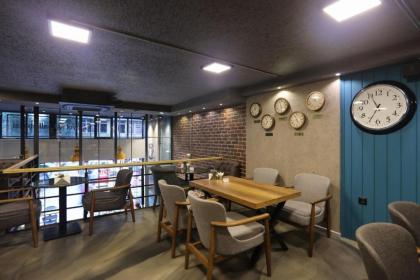 Red Stone Hotel - image 4