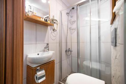 Seven Rooms Oldcity Hotel - image 16