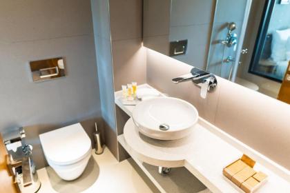 Meg Hotel - image 4