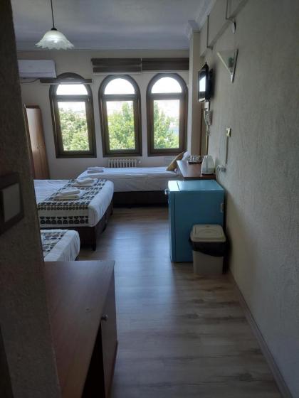 Biter Hotel - image 2