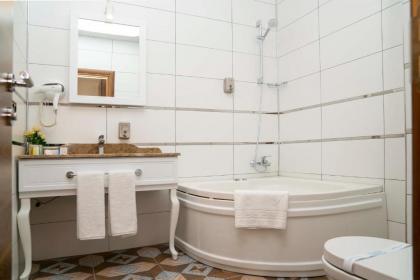Mugwort Hotel & Spa - image 17