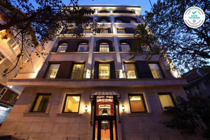 The Fox Hotel - image 1