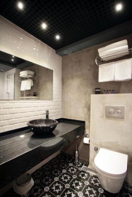 Red Stone Hotel - image 4