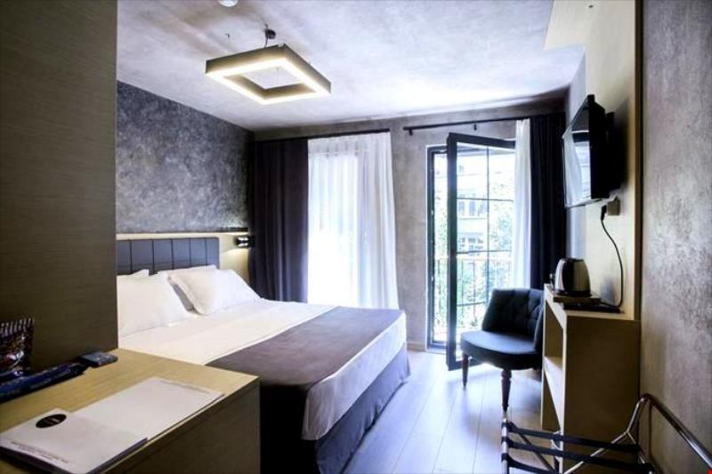 Red Stone Hotel - image 5