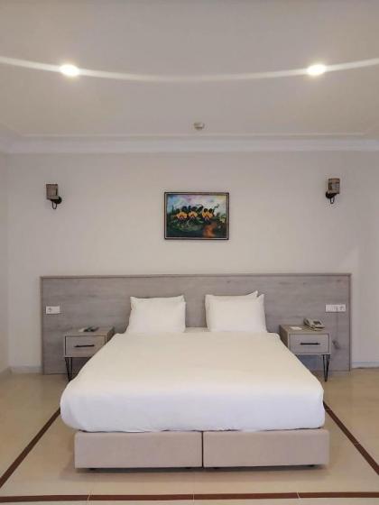 Marina Park Hotel - image 11