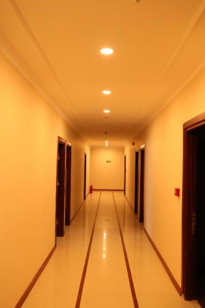 Marina Park Hotel - image 2