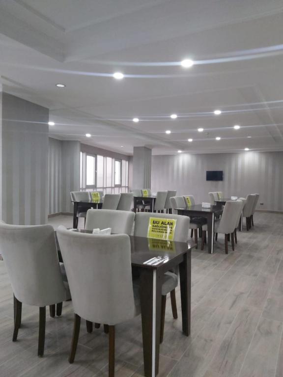 Marina Park Hotel - image 5