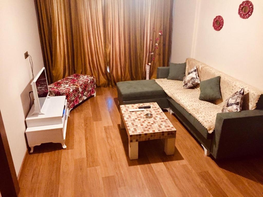 FALCON PALAs OTEL - main image