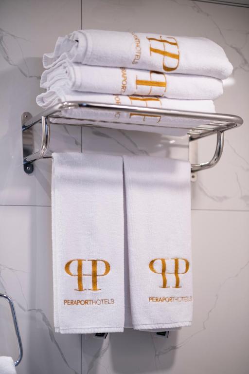 Ferman Port Hotel - image 2