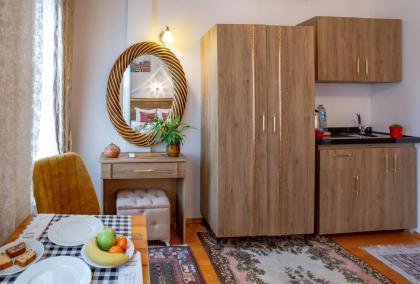 April Story Apart Hotel - image 10