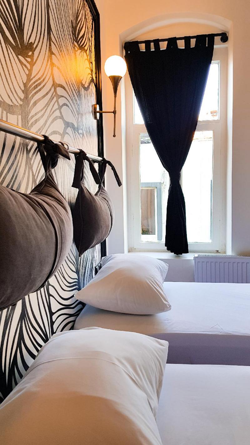 Casa Rosa Suites - image 3