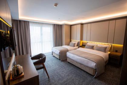 THE GREEN HOTEL - image 18