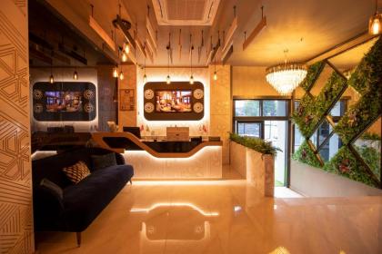 THE GREEN HOTEL - image 5