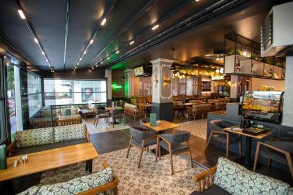 THE GREEN HOTEL - image 7