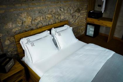 Roya Rooms - image 18