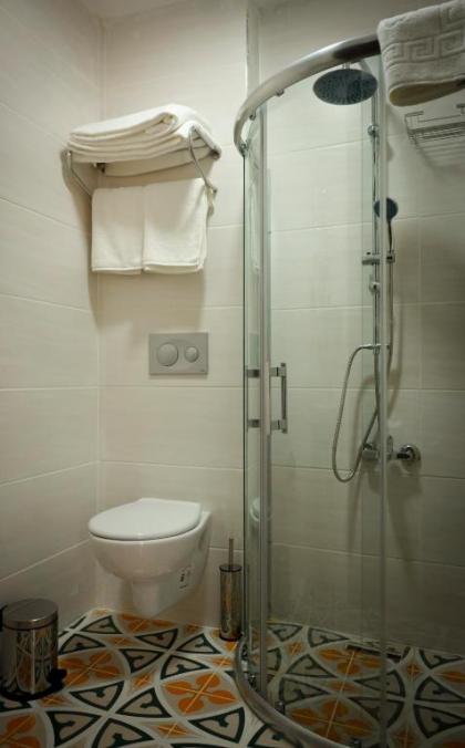 Roya Rooms - image 19