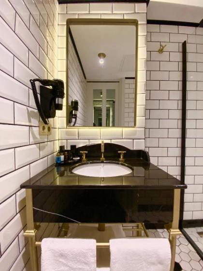 A11 HOTEL Exclusive - image 3