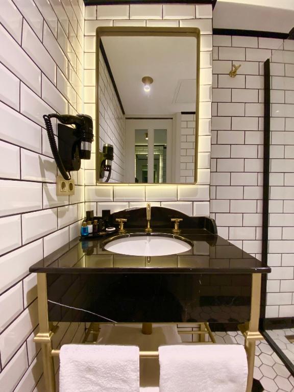 A11 HOTEL Exclusive - image 3