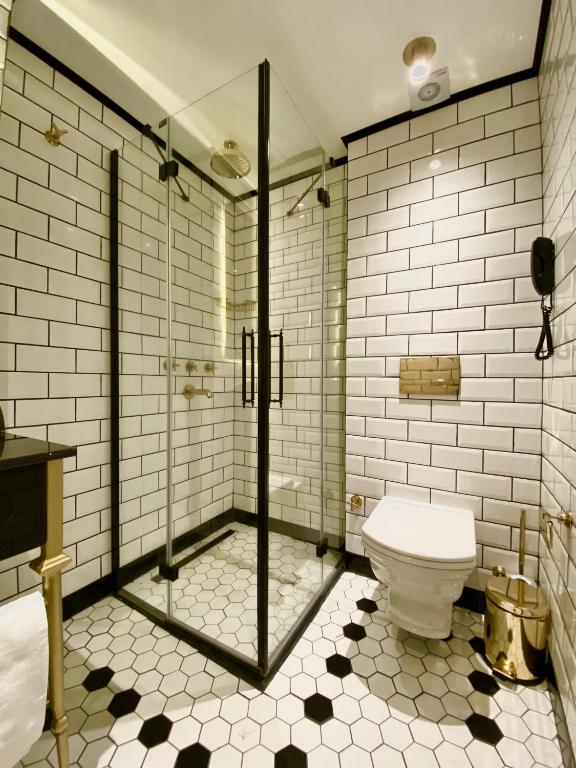 A11 HOTEL Exclusive - image 4