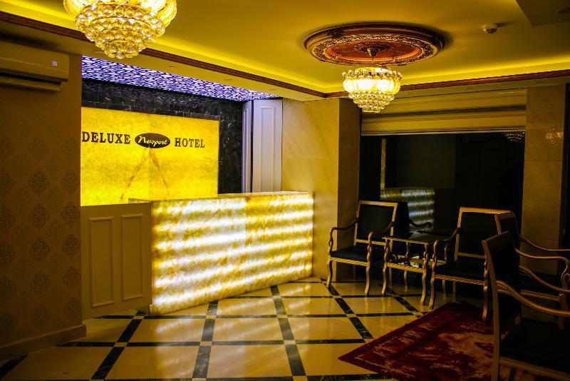 Deluxe Newport Hotel - main image