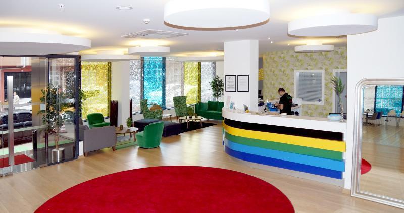 Tempo Suites Airport - image 4