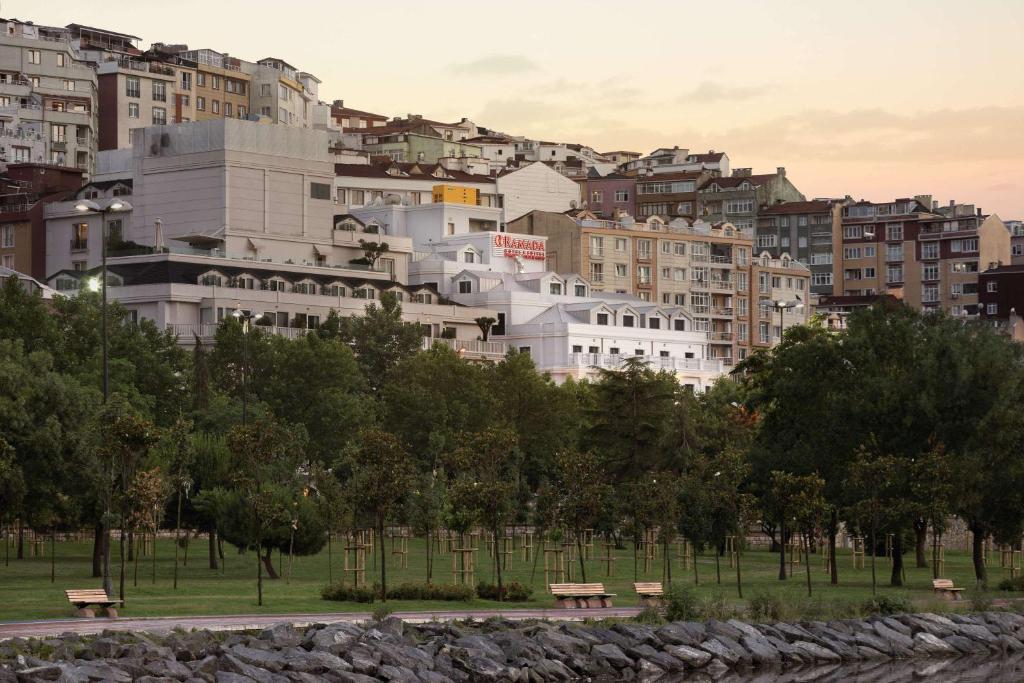 Ramada by Wyndham Istanbul Golden Horn - main image