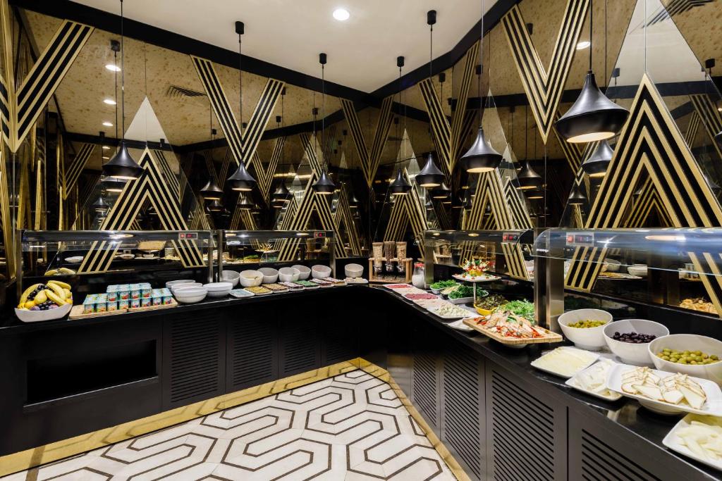 Ramada by Wyndham Istanbul Golden Horn - image 4
