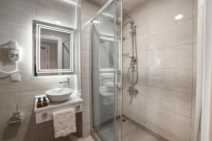 Great Fortune Design Hotel - image 15