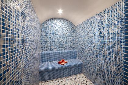 Great Fortune Design Hotel - image 20