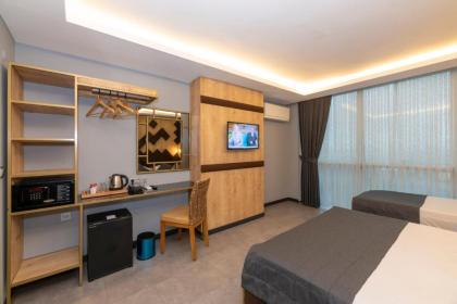 Fly And Stay Airport Hotel - image 11