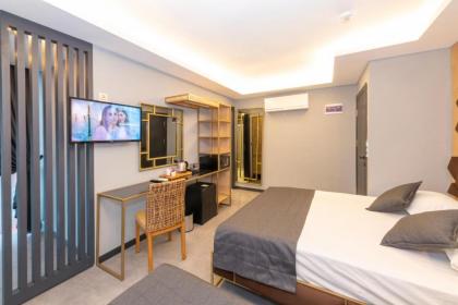 Fly And Stay Airport Hotel - image 15