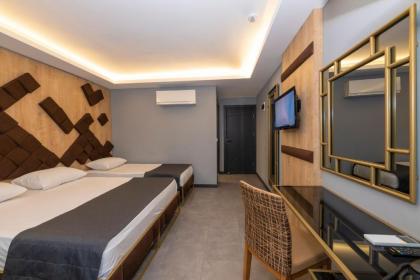Fly And Stay Airport Hotel - image 3