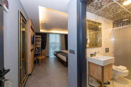 Fly And Stay Airport Hotel - image 4