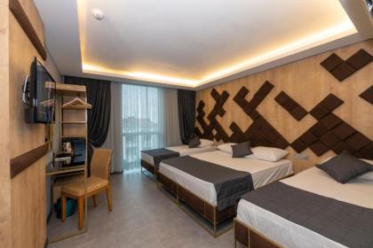 Fly And Stay Airport Hotel - image 6