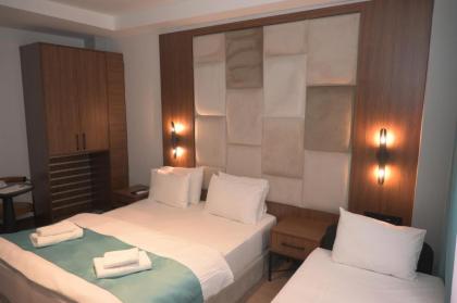 Isle Hotel - image 13
