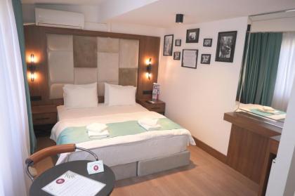 Isle Hotel - image 16