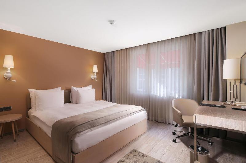 The Gate 30 Suites - main image