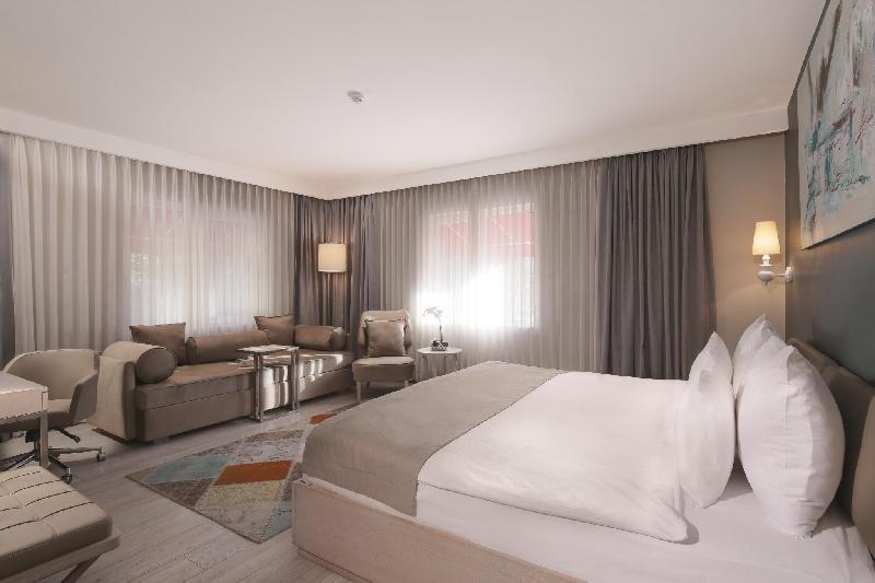 The Gate 30 Suites - image 2