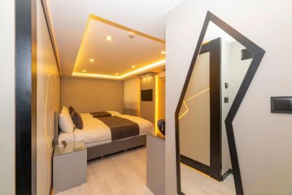 White Corner Hotel - image 8